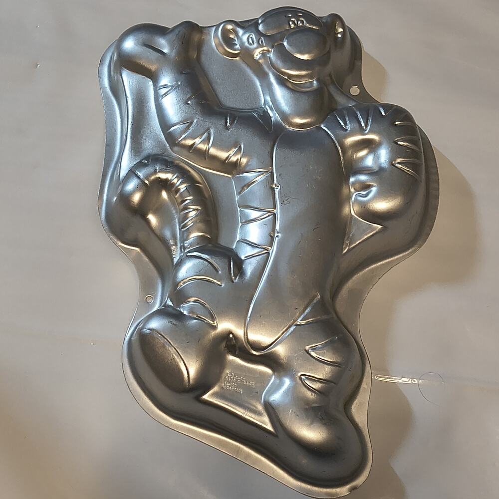 Tigger Winnie The Pooh Disney Wilton Cake Pan 2105-3001 Aluminum (CD13)